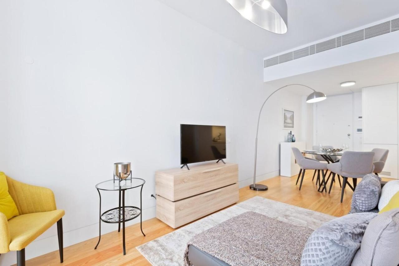 Spacious 1 Bedroom Apartment Near Baixa Lissabon Buitenkant foto